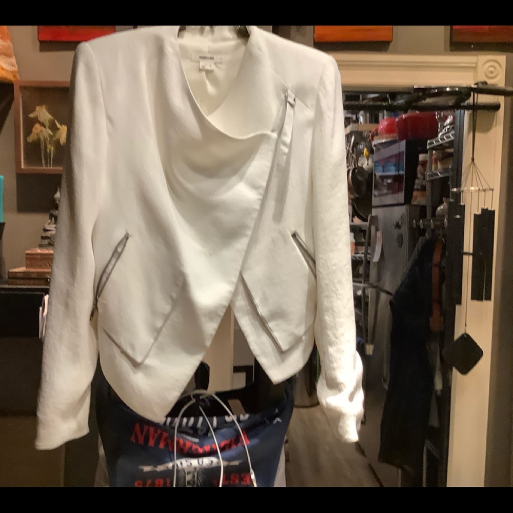 Cropped helmet Lang jacket